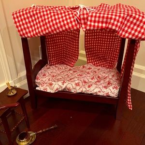 American Girl Felicity Canopy Bed and Side Table with Accessories